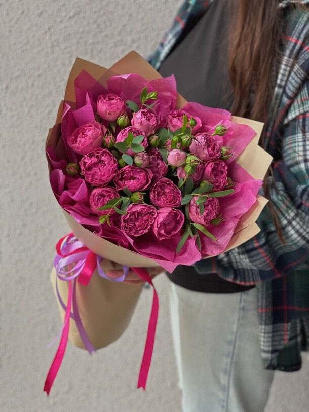 Кустовые розы, артикул F1131646 - 4960 рублей, доставка по городу. Flawery - доставка цветов