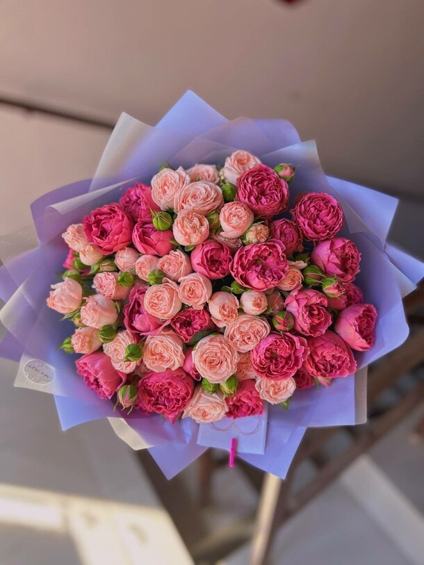 Букет из пионовидных роз, артикул F1132376 - 9800 рублей, доставка по городу. Flawery - доставка цветов