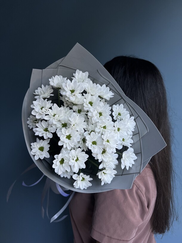 Милая хризантема, артикул F1202132 - 3750 рублей, доставка по городу. Flawery - доставка цветов