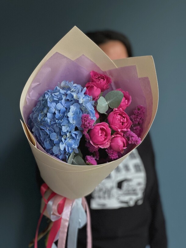 Гортензия и пионовидные розы, артикул F1214768 - 3450 рублей, доставка по городу. Flawery - доставка цветов