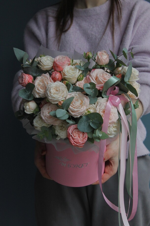 Коробка пионовидных роз, артикул F1227873 - 4650 рублей, доставка по городу. Flawery - доставка цветов