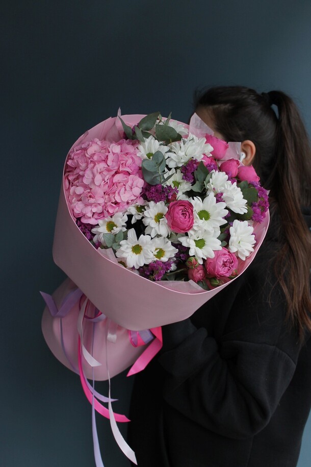 Гортензия и кустовая хризантема, артикул F1265583 - 5700 рублей, доставка по городу. Flawery - доставка цветов