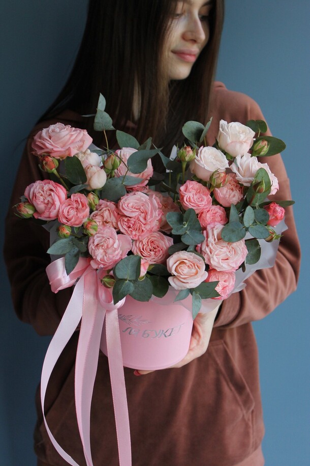 Цветы в коробке, артикул F1273370 - 4850 рублей, доставка по городу. Flawery - доставка цветов