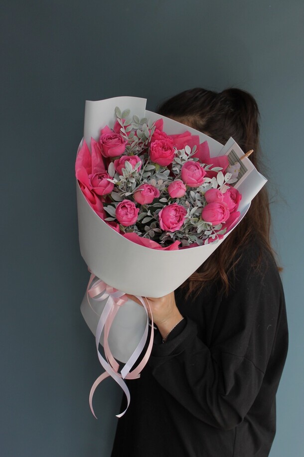 Пионовидные кустовые розы, артикул F1322329 - 3790 рублей, доставка по городу. Flawery - доставка цветов