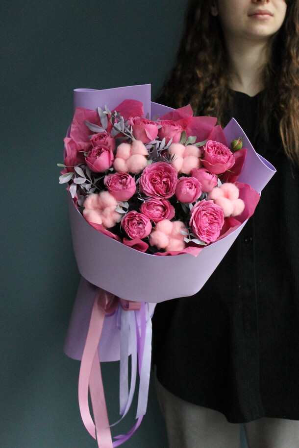 Пионовидные розы и хлопок, артикул F1332360 - 4200 рублей, доставка по городу. Flawery - доставка цветов