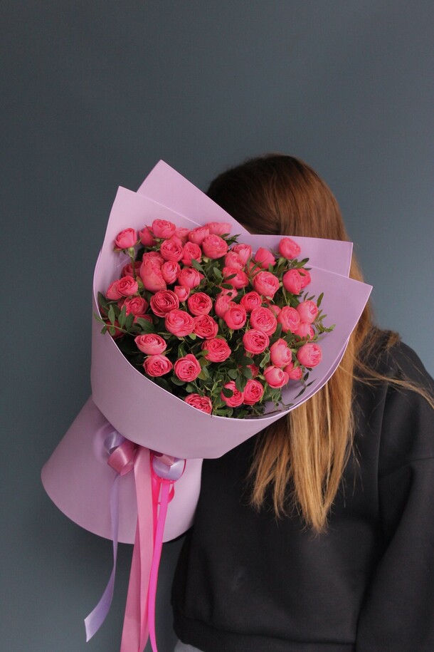 Пионовидные розы кустовые, артикул F1367012 - 5700 рублей, доставка по городу. Flawery - доставка цветов