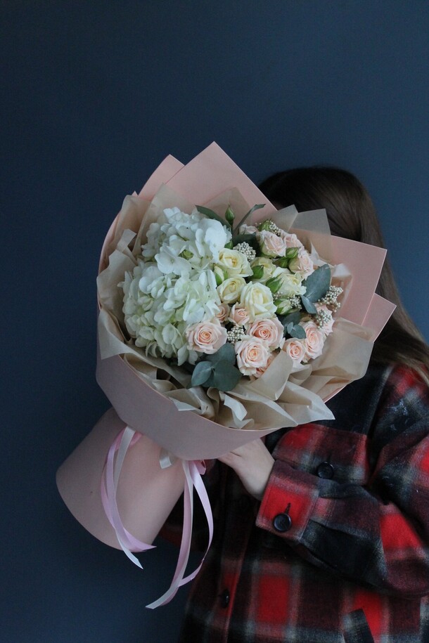 Гортензия, озотамнус, кустовые розы, артикул F1377699 - 5550 рублей, доставка по городу. Flawery - доставка цветов