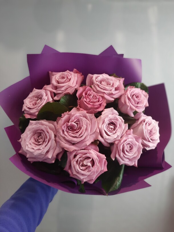 Роза лиловая, артикул F1067613 - 3100 рублей, доставка по городу. Flawery - доставка цветов