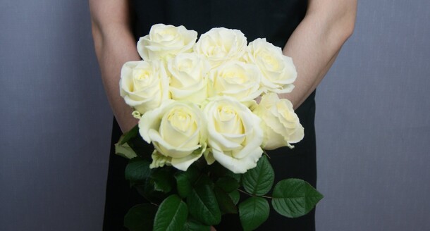 Роза белая, артикул F1108061 - 1990 рублей, доставка по городу. Flawery - доставка цветов