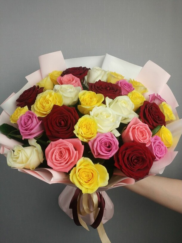 Роза микс, артикул F1117779 - 6620 рублей, доставка по городу. Flawery - доставка цветов