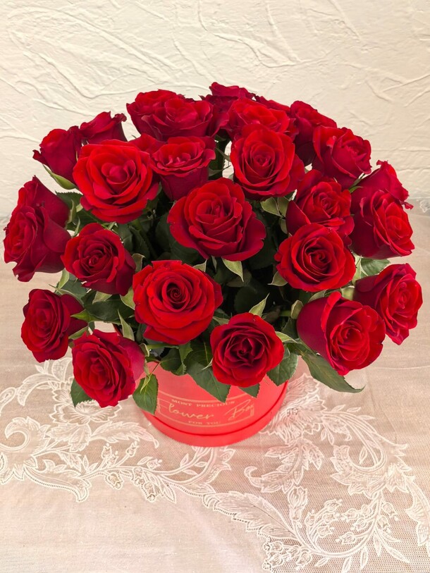 Пылкий рубин, артикул F1449247 - 5450 рублей, доставка по городу. Flawery - доставка цветов