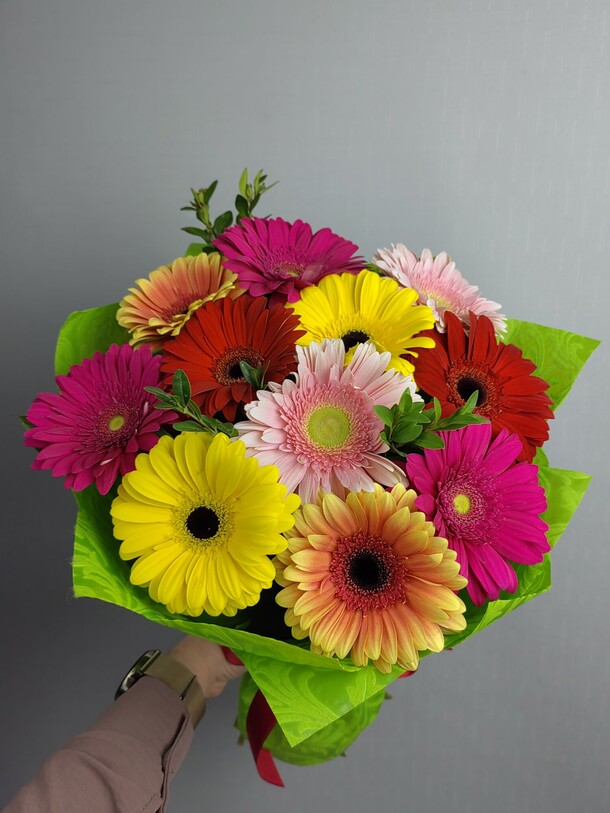 Букет герберы 11, артикул F1493068 - 3350 рублей, доставка по городу. Flawery - доставка цветов