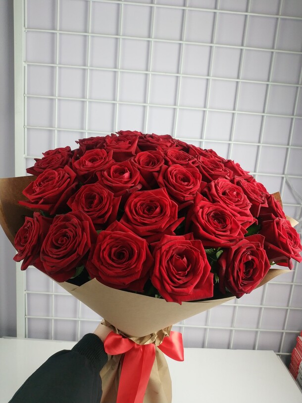 Роза 35, артикул F66556 - 7536 рублей, доставка по городу. Flawery - доставка цветов