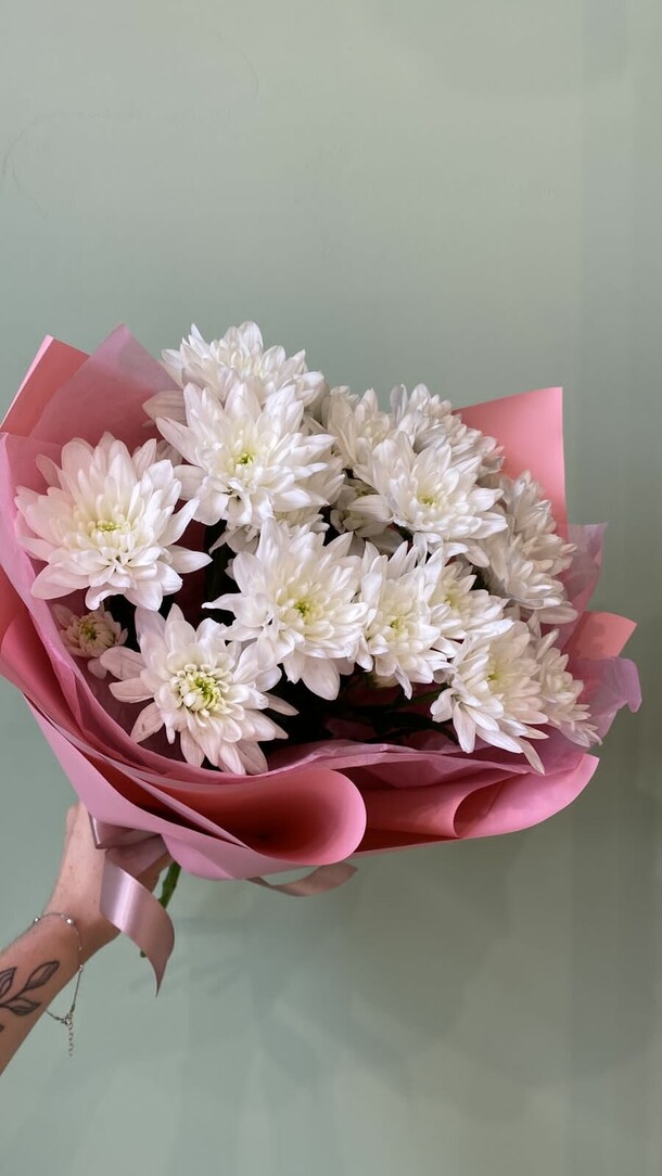 Букет с хризантемой, артикул F1195077 - 2928 рублей, доставка по городу. Flawery - доставка цветов