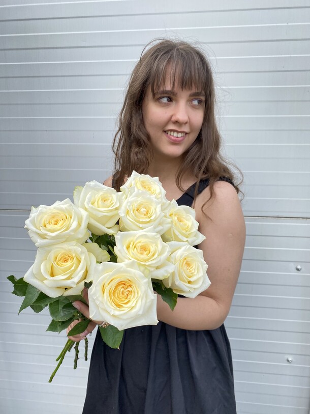 Букет с белыми розами, артикул F1198077 - 4400 рублей, доставка по городу. Flawery - доставка цветов