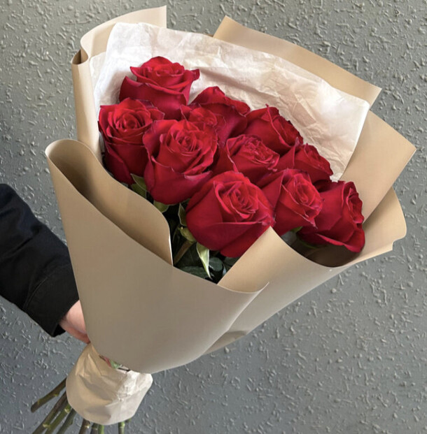 Букет с красной розой, артикул F1198086 - 4392 рублей, доставка по городу. Flawery - доставка цветов