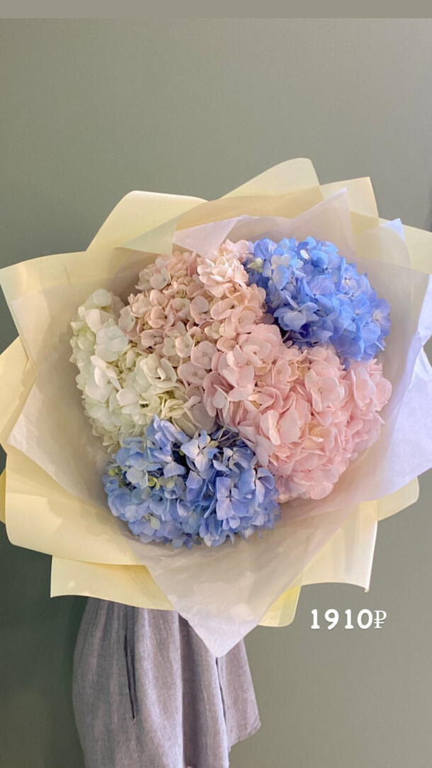 Букет с гортензией, артикул F1201145 - 5125 рублей, доставка по городу. Flawery - доставка цветов
