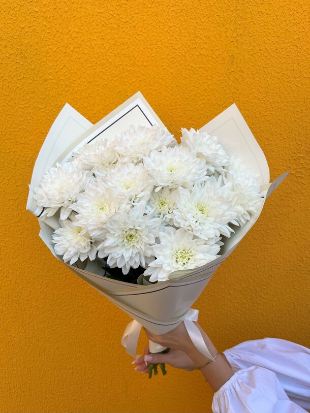 Букет с хризантемой, артикул F1211696 - 2928 рублей, доставка по городу. Flawery - доставка цветов