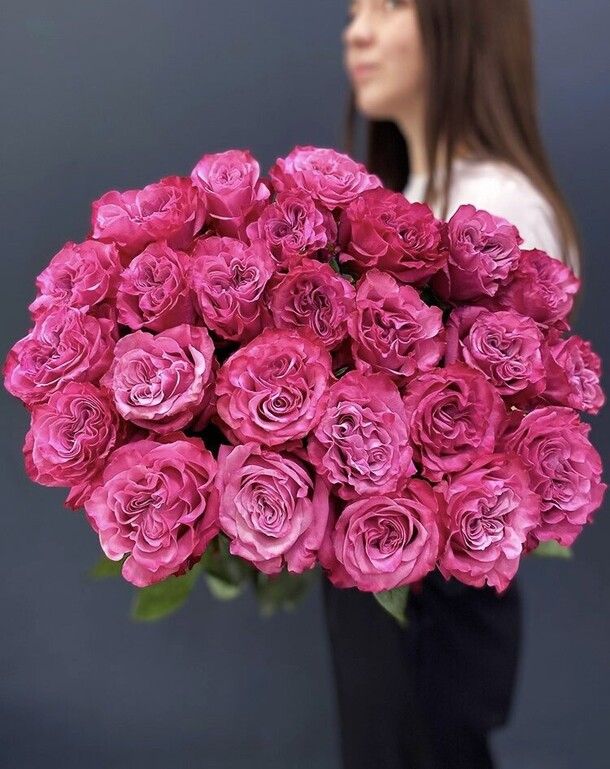 23 розы кантриблюз 60см, артикул F1253554 - 11274 рублей, доставка по городу. Flawery - доставка цветов