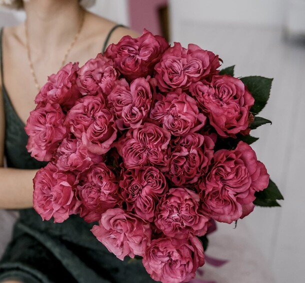 25 роз кантриблюз 60см, артикул F1253555 - 12320 рублей, доставка по городу. Flawery - доставка цветов