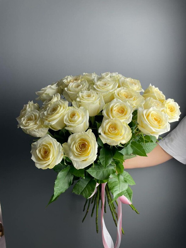 25 роз кендилайт 60см, артикул F1259535 - 13229 рублей, доставка по городу. Flawery - доставка цветов