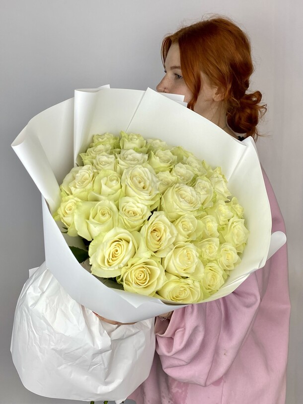 35 кенийских роз, артикул F1284419 - 9669 рублей, доставка по городу. Flawery - доставка цветов