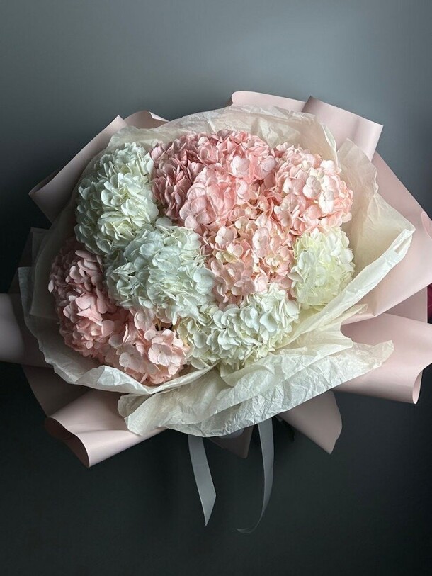 Букет из 9 гортензии, артикул F1335272 - 9450 рублей, доставка по городу. Flawery - доставка цветов