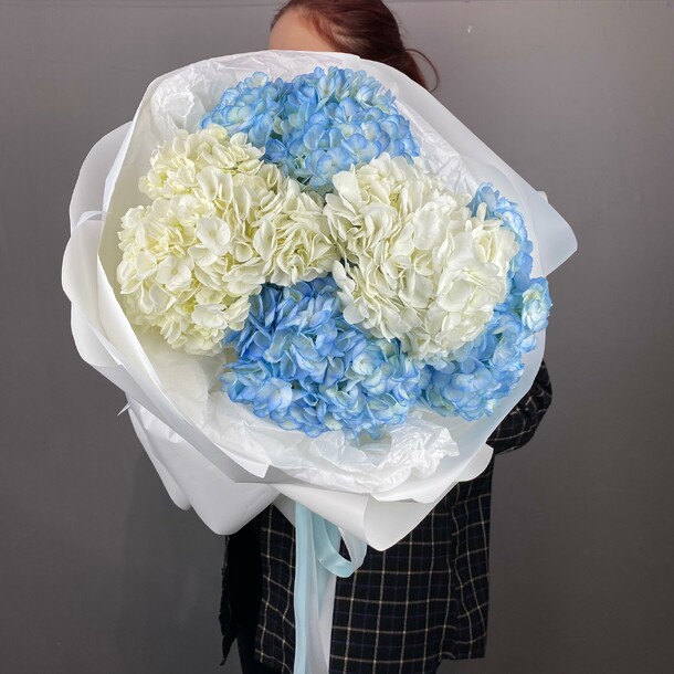 Монобукет из гортензии, артикул F1377447 - 5850 рублей, доставка по городу. Flawery - доставка цветов