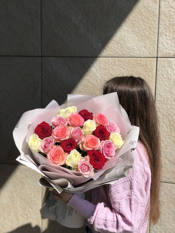 Микс одноголовых роз, артикул F1306092 - 8250 рублей, доставка по городу. Flawery - доставка цветов