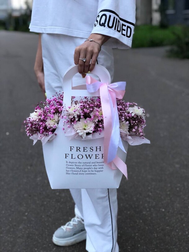 Модная сумочка, артикул F1313050 - 3950 рублей, доставка по городу. Flawery - доставка цветов