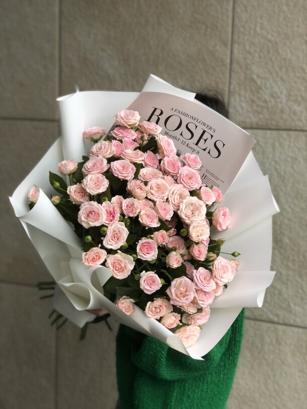 Нежность роз, артикул F1340220 - 11000 рублей, доставка по городу. Flawery - доставка цветов
