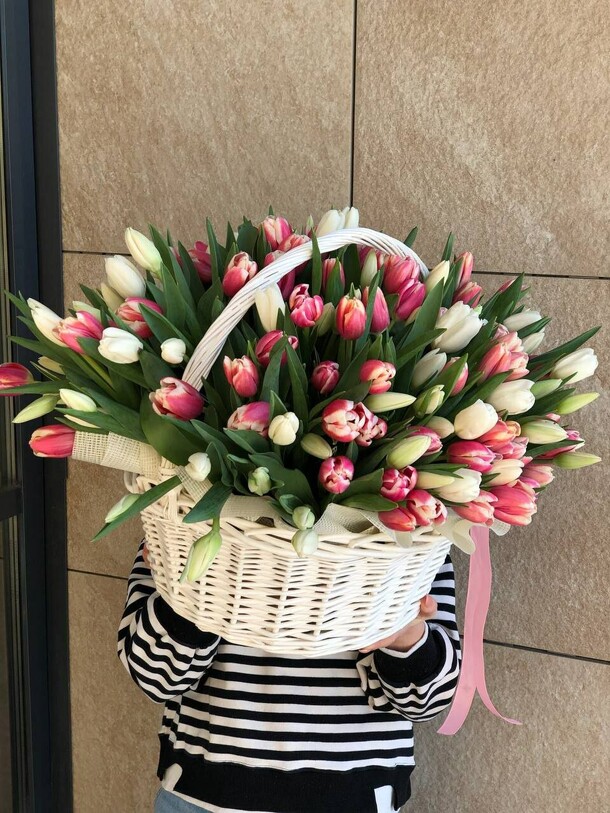 201 тюльпан в корзине, артикул F1388579 - 51000 рублей, доставка по городу. Flawery - доставка цветов