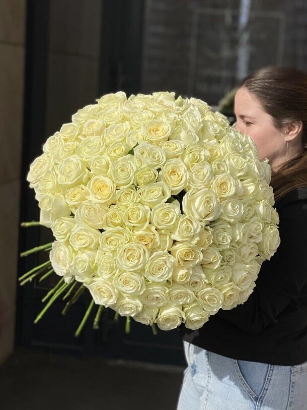 101 белая роза, артикул F1403276 - 29100 рублей, доставка по городу. Flawery - доставка цветов