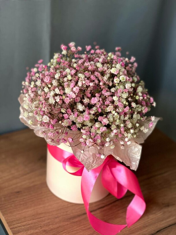 Гипсофилы в коробке, артикул F1451995 - 1850 рублей, доставка по городу. Flawery - доставка цветов