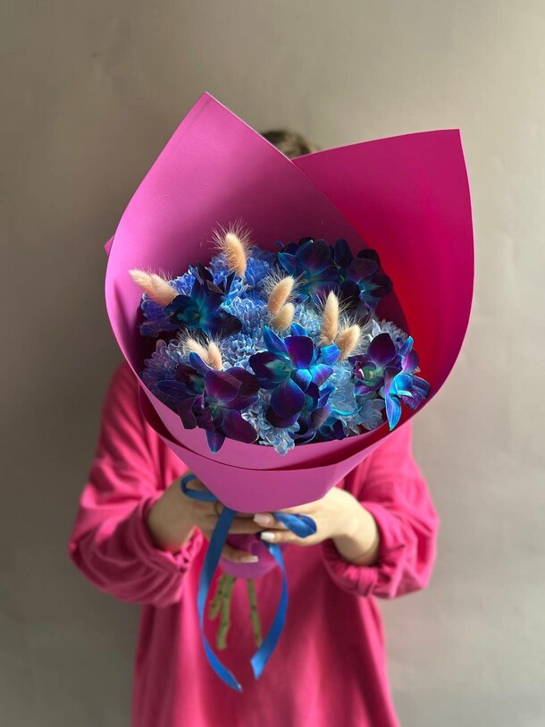 Синие хризантема с орхидеями, артикул F1445468 - 4200 рублей, доставка по городу. Flawery - доставка цветов