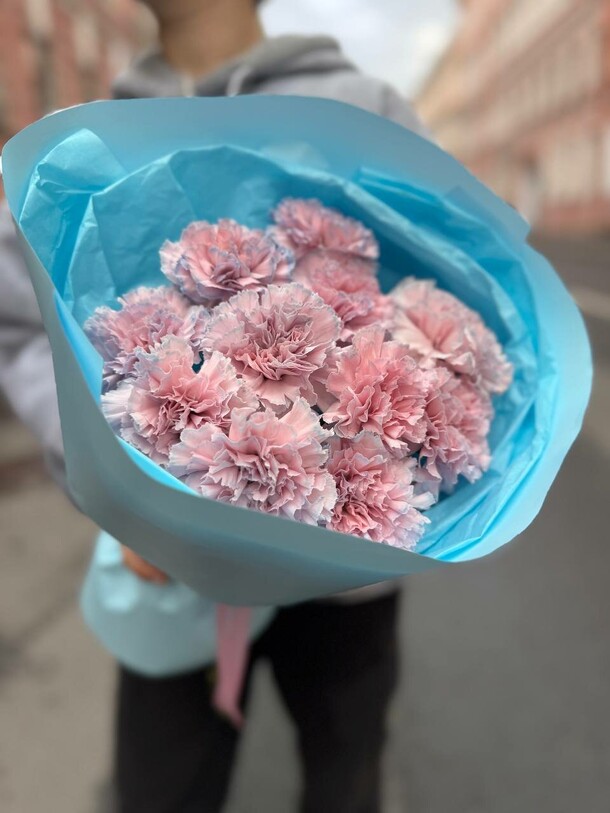 Розовые гвоздики, артикул F1445475 - 1900 рублей, доставка по городу. Flawery - доставка цветов