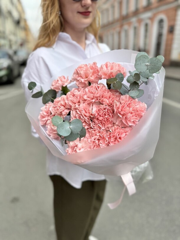 Розовые гвоздики, артикул F1445484 - 3500 рублей, доставка по городу. Flawery - доставка цветов