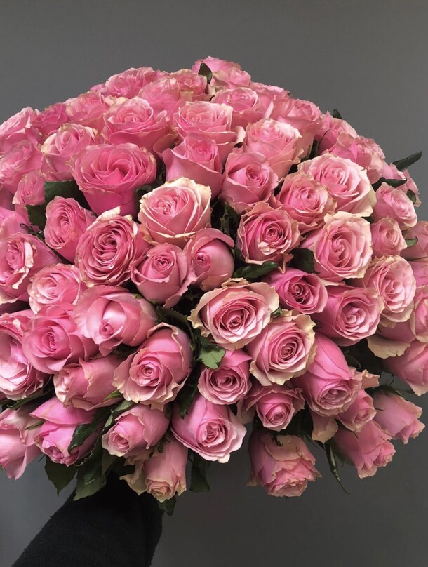 Букет из 101 розы, артикул F1204838 - 11620 рублей, доставка по городу. Flawery - доставка цветов