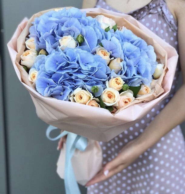 Скромность, артикул F1132527 - 23603 рублей, доставка по городу. Flawery - доставка цветов