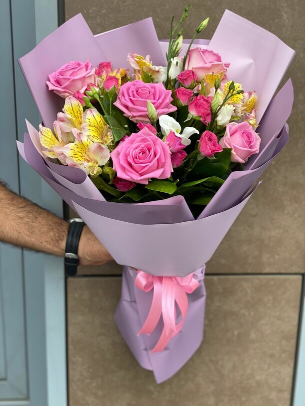 Вишенка на торте, артикул F1180223 - 13218 рублей, доставка по городу. Flawery - доставка цветов