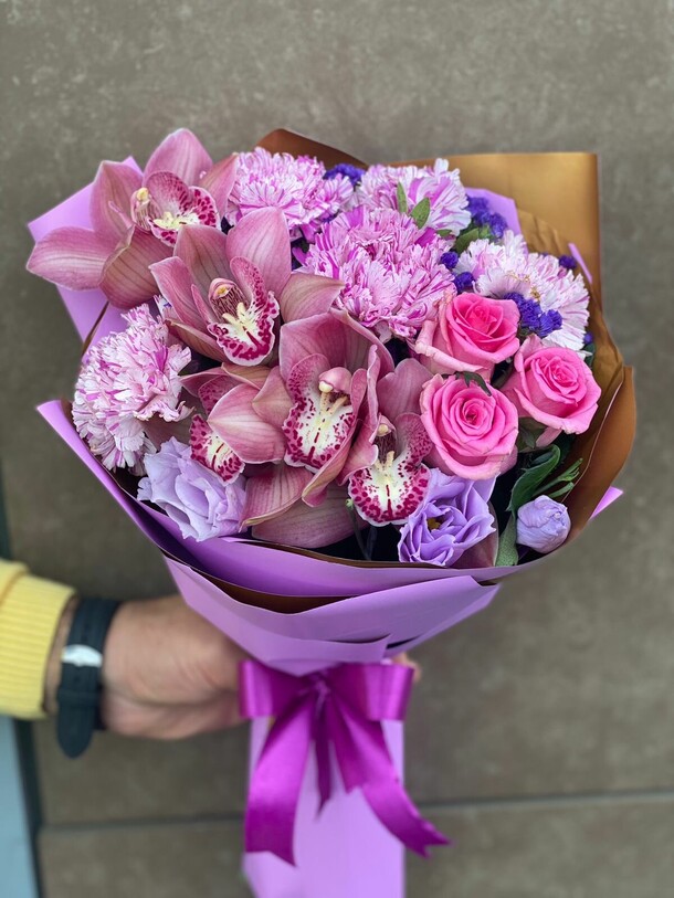 Винтажный мир, артикул F1180664 - 13313 рублей, доставка по городу. Flawery - доставка цветов