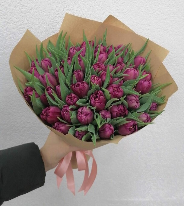 51 тюльпан, артикул F1181625 - 20508 рублей, доставка по городу. Flawery - доставка цветов