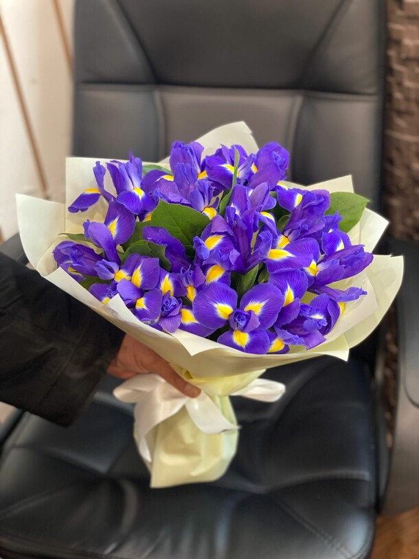 Синяя птица, артикул F1181959 - 16408 рублей, доставка по городу. Flawery - доставка цветов