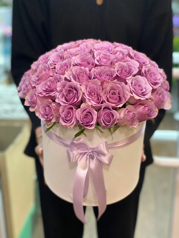 Розы в коробке, артикул F1188382 - 22025 рублей, доставка по городу. Flawery - доставка цветов