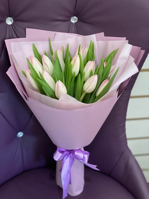 Букет из тюльпанов, артикул F1188699 - 6762 рублей, доставка по городу. Flawery - доставка цветов