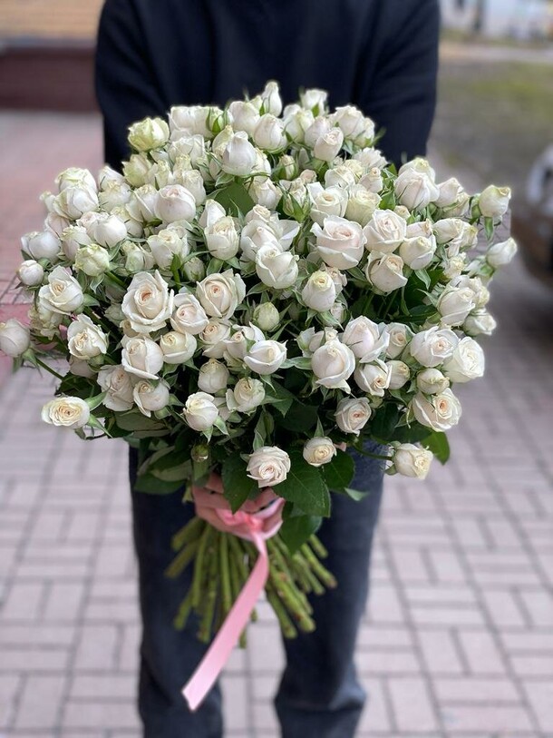 Букет из кустовой розы, артикул F1189044 - 25445 рублей, доставка по городу. Flawery - доставка цветов