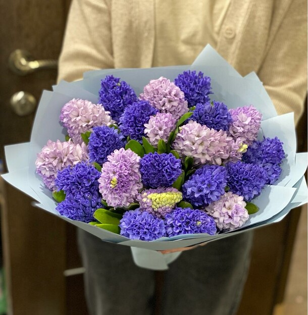 Букет из гиацинтов, артикул F1189059 - 15567 рублей, доставка по городу. Flawery - доставка цветов