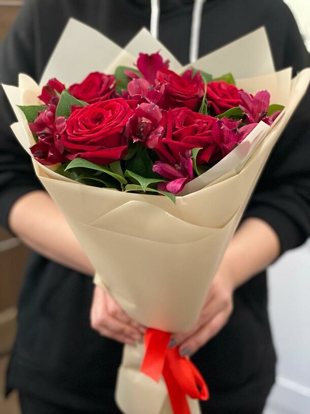 Букет "бархатные грани", артикул F1189093 - 8927 рублей, доставка по городу. Flawery - доставка цветов