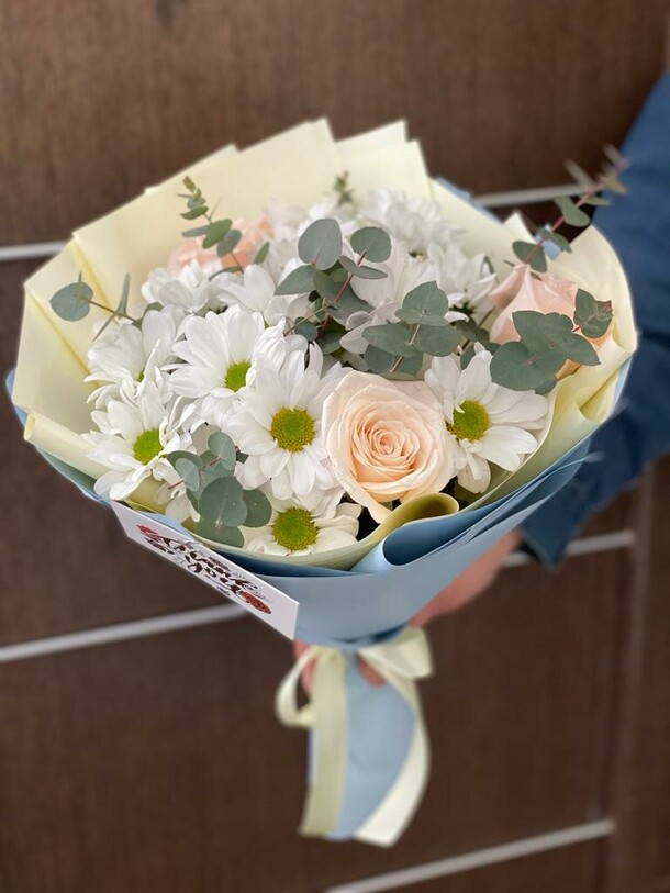 Букет " небесный взгляд", артикул F1189230 - 6646 рублей, доставка по городу. Flawery - доставка цветов