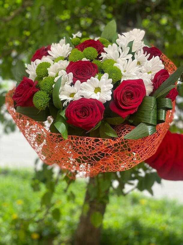 Букет "вихрь чувств", артикул F1189566 - 13104 рублей, доставка по городу. Flawery - доставка цветов